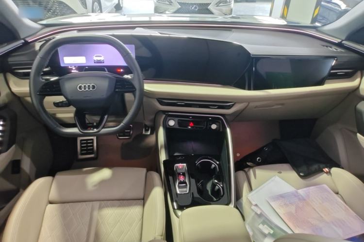 Used Audi Q5L 2026 150kW Smart Hybrid Luxury Edition Center Console