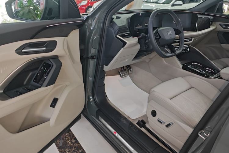 Used Audi Q5L 2026 150kW Smart Hybrid Luxury Edition Driver Seat