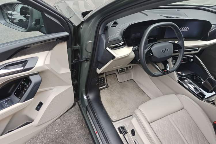 Used Audi Q5L 2026 150kW Smart Hybrid Luxury Edition Driver Seat