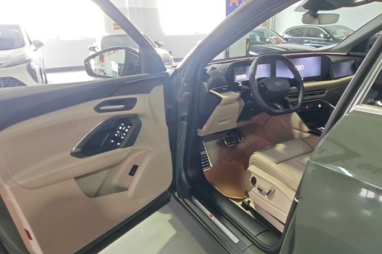 Used Audi Q5L 2026 150kW Smart Hybrid Luxury Edition Driver Seat