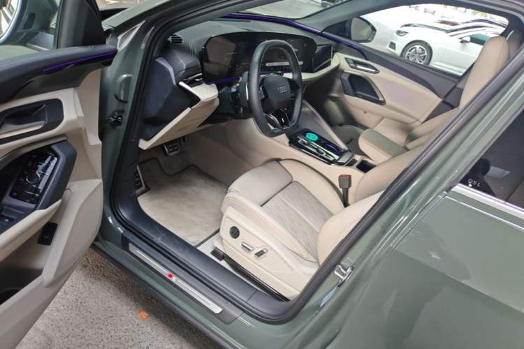 Used Audi Q5L 2026 150kW Smart Hybrid Luxury Edition Driver Seat