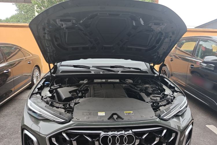 Used Audi Q5L 2026 150kW Smart Hybrid Luxury Edition Engine Bay