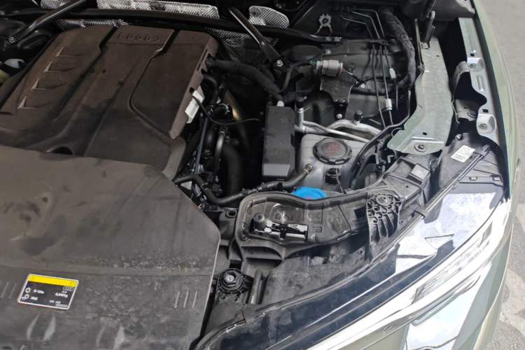 Used Audi Q5L 2026 150kW Smart Hybrid Luxury Edition Engine Bay Left