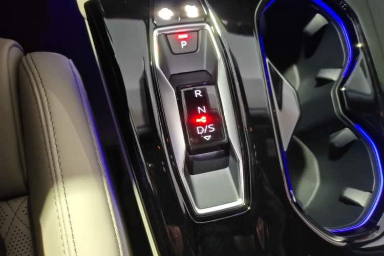 Used Audi Q5L 2026 150kW Smart Hybrid Luxury Edition Gear Lever