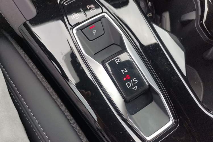 Used Audi Q5L 2026 Model Range: Exclusive Edition for 10 Million Users Gear Lever