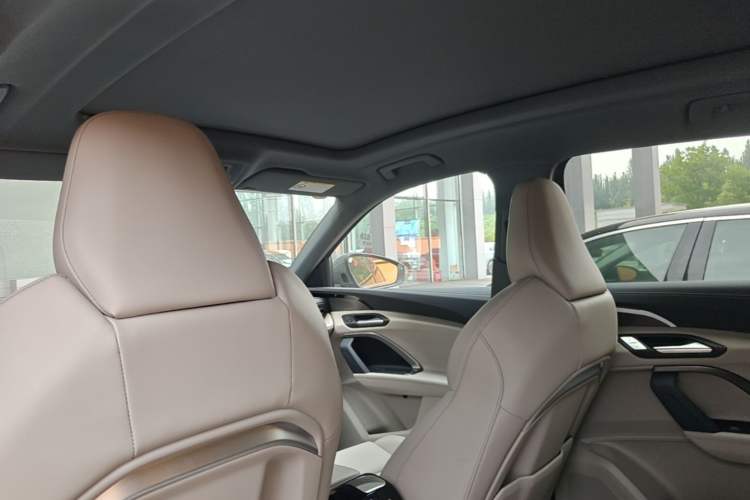 Used Audi Q5L 2026 150kW Smart Hybrid Luxury Edition Headliner