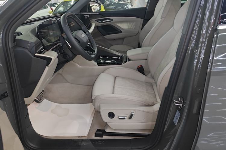 Used Audi Q5L 2026 150kW Smart Hybrid Luxury Edition Left Front Seat