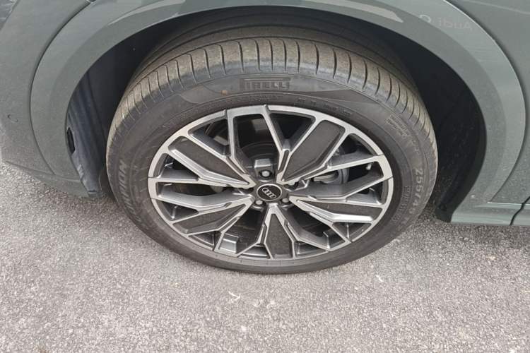 Used Audi Q5L 2026 150kW Smart Hybrid Luxury Edition Left Front Wheel Hub