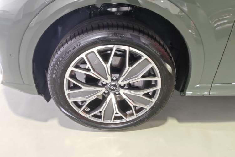 Used Audi Q5L 2026 150kW Smart Hybrid Luxury Edition Left Front Wheel Hub