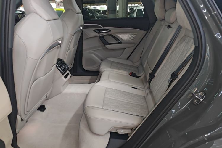 Used Audi Q5L 2026 150kW Smart Hybrid Luxury Edition Left Rear Seat