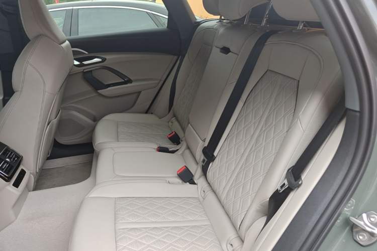 Used Audi Q5L 2026 150kW Smart Hybrid Luxury Edition Left Rear Seat