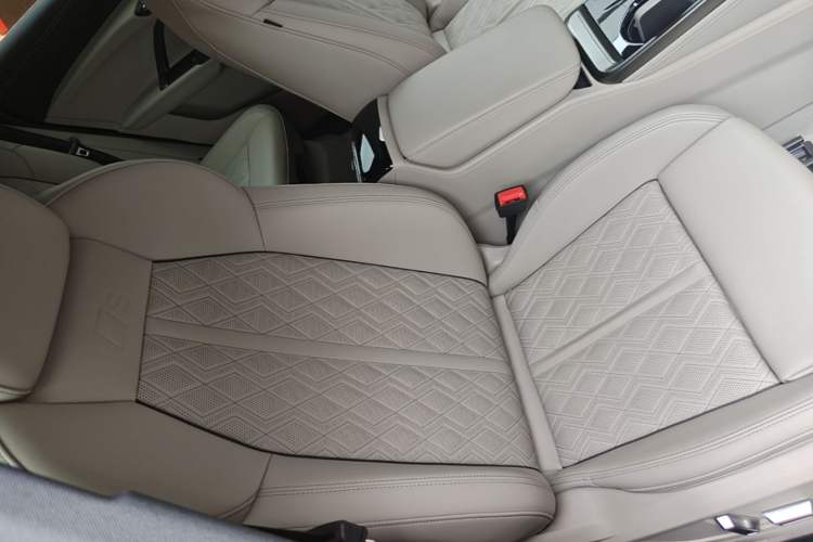 Used Audi Q5L 2026 150kW Smart Hybrid Luxury Edition Right Front Seat