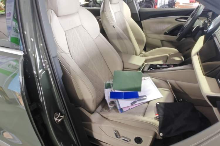 Used Audi Q5L 2026 150kW Smart Hybrid Luxury Edition Right Front Seat