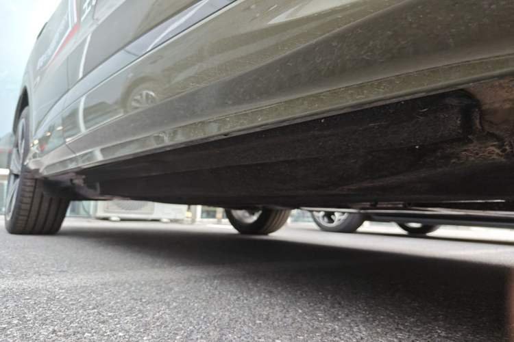 Used Audi Q5L 2026 200kW Smart Hybrid Flagship Edition Right Side Sill