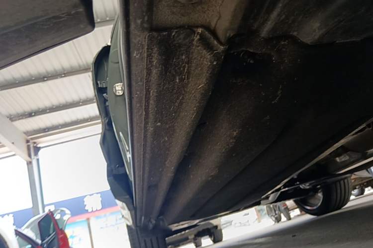 Used Audi Q5L 2026 Model Range: Intelligent Hybrid Premium Edition Right Side Sill