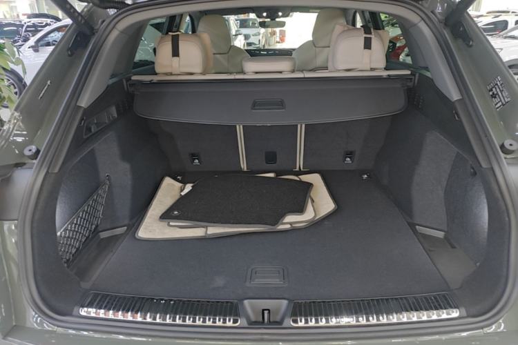Used Audi Q5L 2026 150kW Smart Hybrid Luxury Edition Trunk
