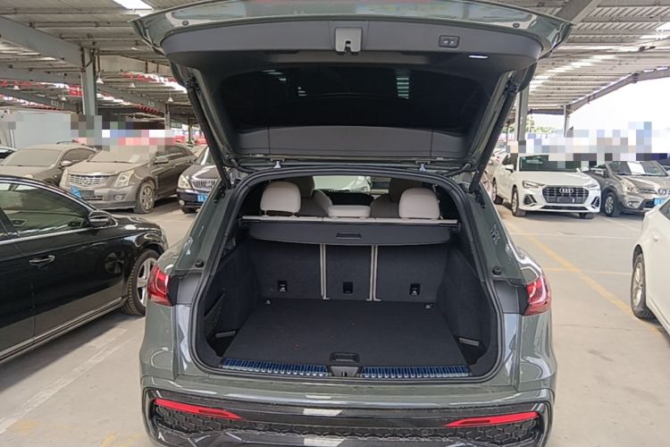 Used Audi Q5L 2026 Model Range: Intelligent Hybrid Premium Edition Trunk