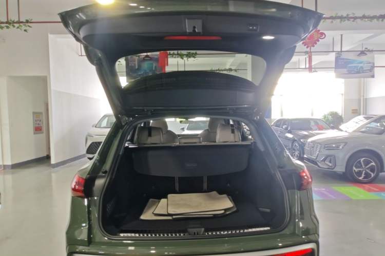Used Audi Q5L 2026 150kW Smart Hybrid Luxury Edition Trunk