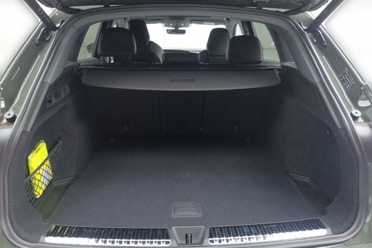 Used Audi Q5L 2026 Model Range: Exclusive Edition for 10 Million Users Trunk