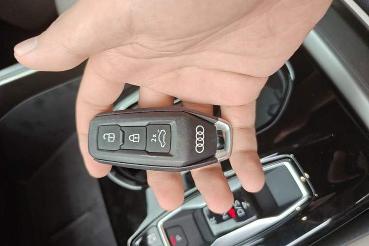 Used Audi Q5L 2026 200kW Smart Hybrid Flagship Edition Vehicle Key