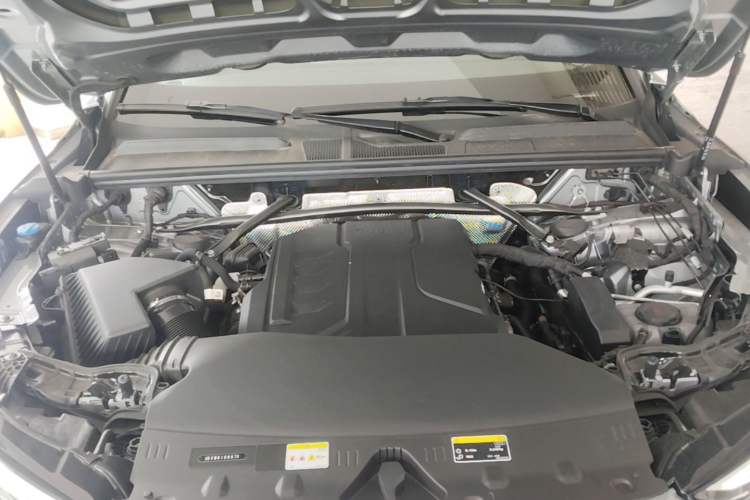Used Audi Q5L 2026 150kW Smart Hybrid Luxury Edition Engine Bay