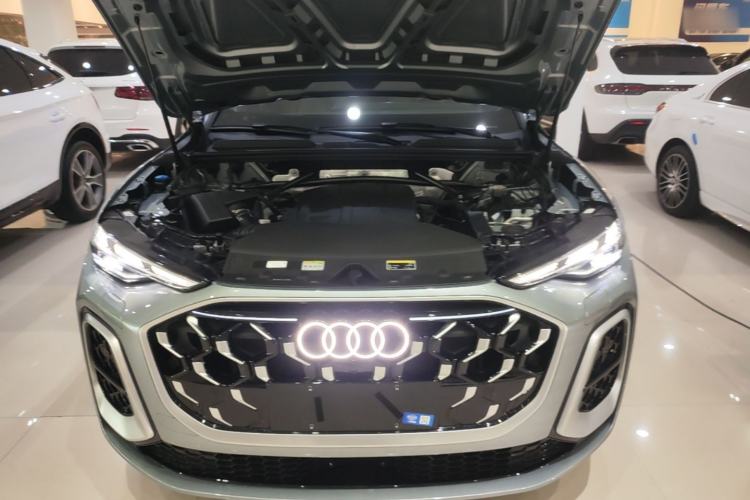 Used Audi Q5L 2026 150kW Smart Hybrid Luxury Edition Engine Bay