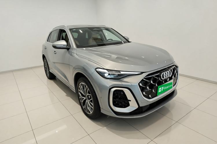Used Audi Q5L 2026 150kW Smart Hybrid Luxury Edition Front Right 45 Deg