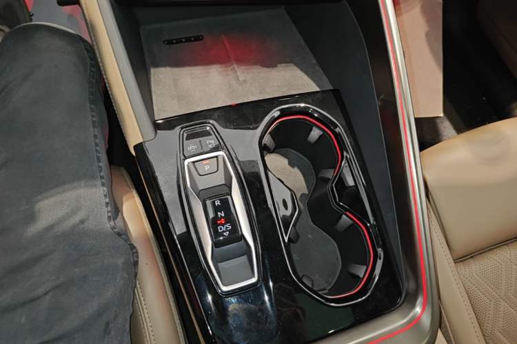 Used Audi Q5L 2026 150kW Smart Hybrid Luxury Edition Gear Lever
