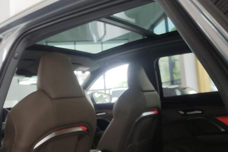 Used Audi Q5L 2026 150kW Smart Hybrid Luxury Edition Headliner