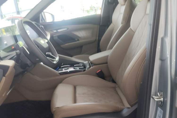 Used Audi Q5L 2026 150kW Smart Hybrid Luxury Edition Left Front Seat