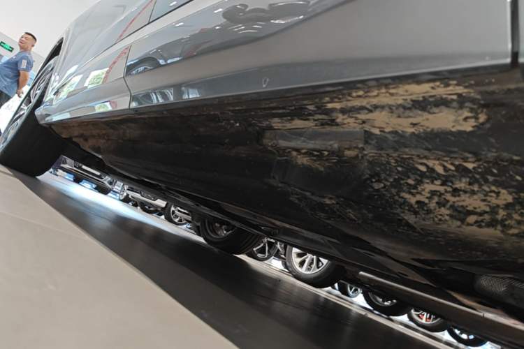 Used Audi Q5L 2026 150kW Smart Hybrid Luxury Edition Left Side Sill