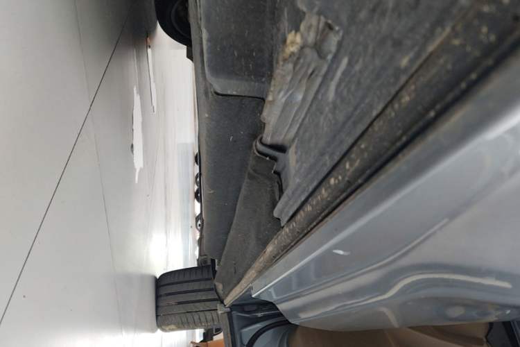 Used Audi Q5L 2026 150kW Smart Hybrid Luxury Edition Right Side Sill