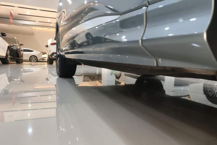 Used Audi Q5L 2026 150kW Smart Hybrid Luxury Edition Right Side Sill