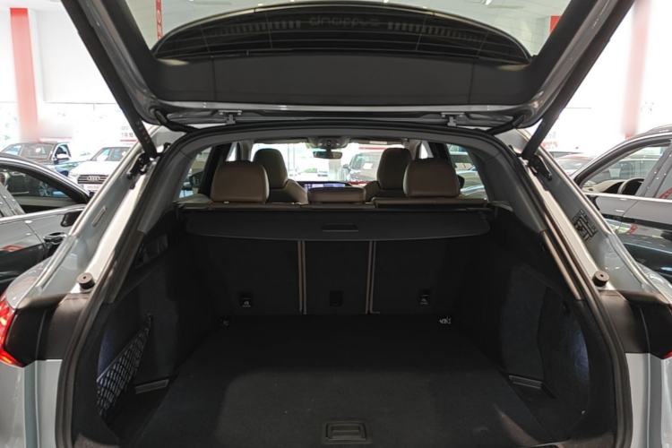 Used Audi Q5L 2026 150kW Smart Hybrid Luxury Edition Trunk