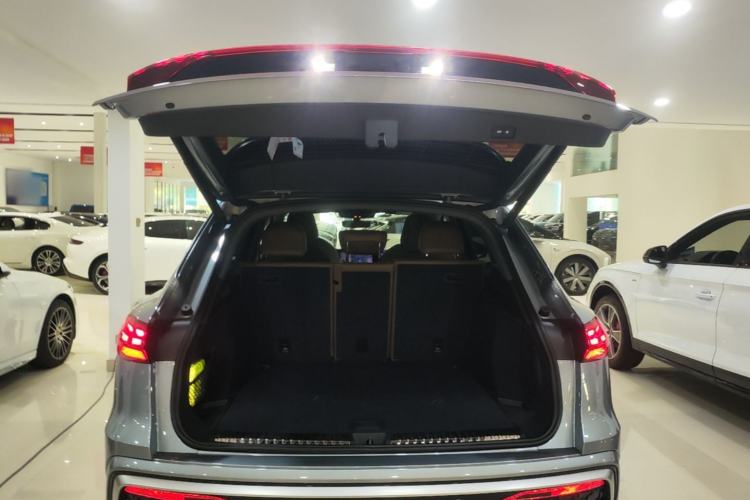 Used Audi Q5L 2026 150kW Smart Hybrid Luxury Edition Trunk