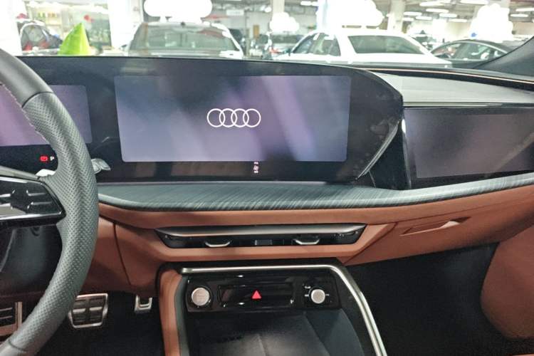 Used Audi Q5L 2026 Model Range: Exclusive Edition for 10 Million Users Audio And AC Panel