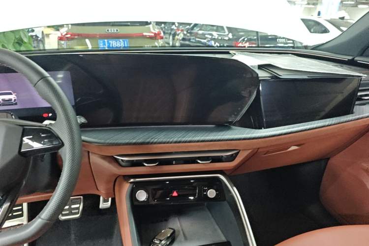Used Audi Q5L 2026 Model Range: Exclusive Edition for 10 Million Users Audio And AC Panel