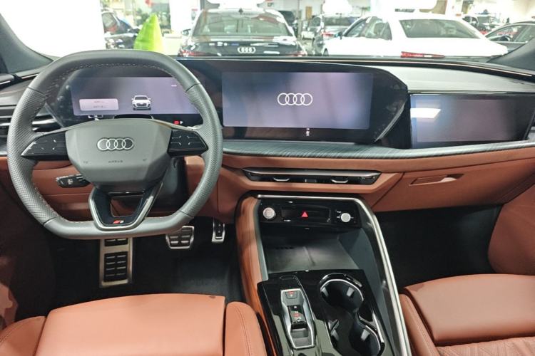 Used Audi Q5L 2026 Model Range: Exclusive Edition for 10 Million Users Center Console