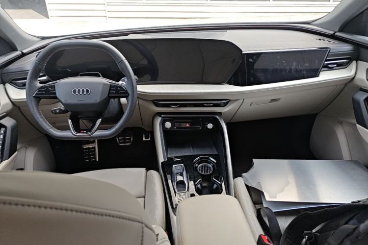 Used Audi Q5L 2026 Model Range: Exclusive Edition for 10 Million Users Center Console