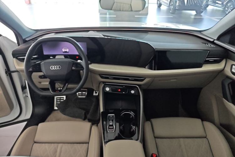 Used Audi Q5L 2026 150kW Smart Hybrid Luxury Edition Center Console