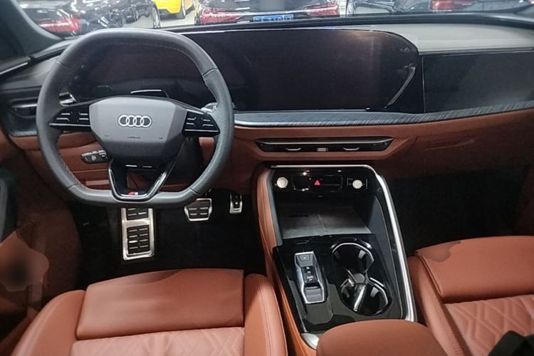 Used Audi Q5L 2026 Model Range: Exclusive Edition for 10 Million Users Center Console