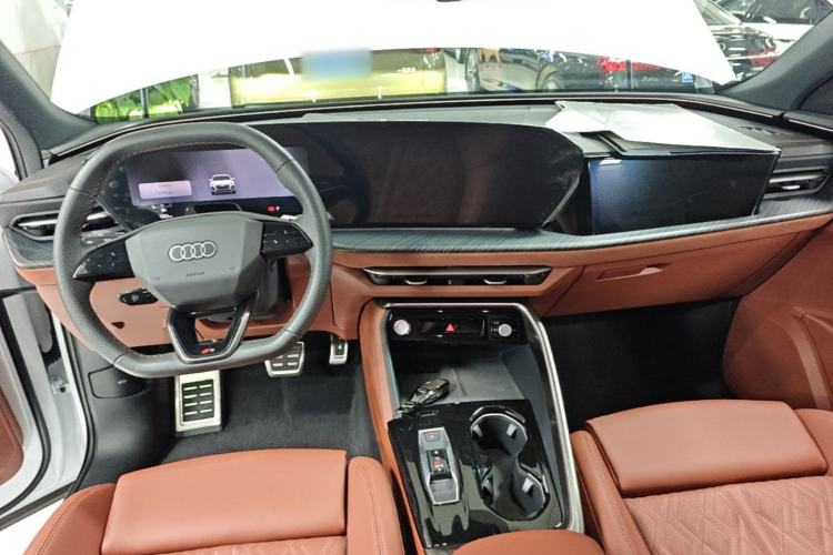 Used Audi Q5L 2026 Model Range: Exclusive Edition for 10 Million Users Center Console