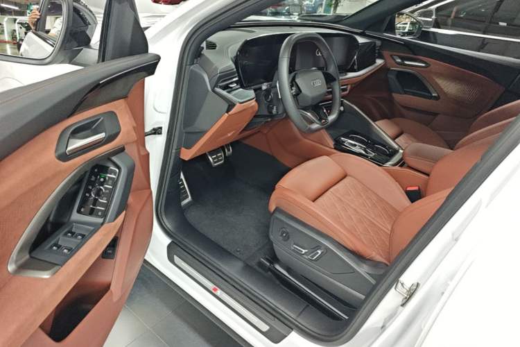 Used Audi Q5L 2026 Model Range: Exclusive Edition for 10 Million Users Driver Seat