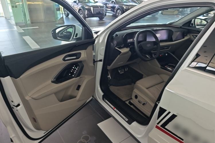 Used Audi Q5L 2026 150kW Smart Hybrid Luxury Edition Driver Seat