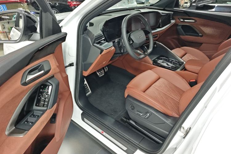 Used Audi Q5L 2026 Model Range: Exclusive Edition for 10 Million Users Driver Seat