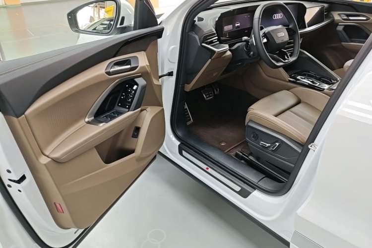 Used Audi Q5L 2026 150kW Smart Hybrid Luxury Edition Driver Seat