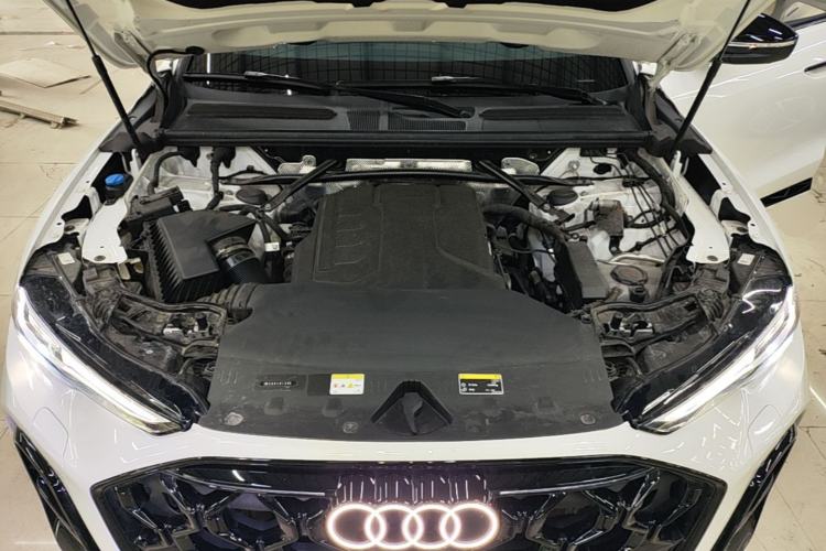 Used Audi Q5L 2026 Model Range: Intelligent Hybrid Premium Edition Engine Bay