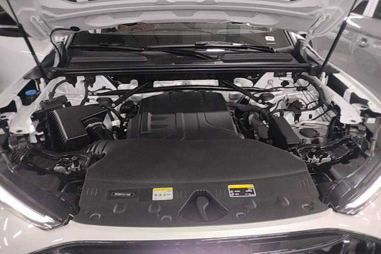 Used Audi Q5L 2026 Model Range: Exclusive Edition for 10 Million Users Engine Bay