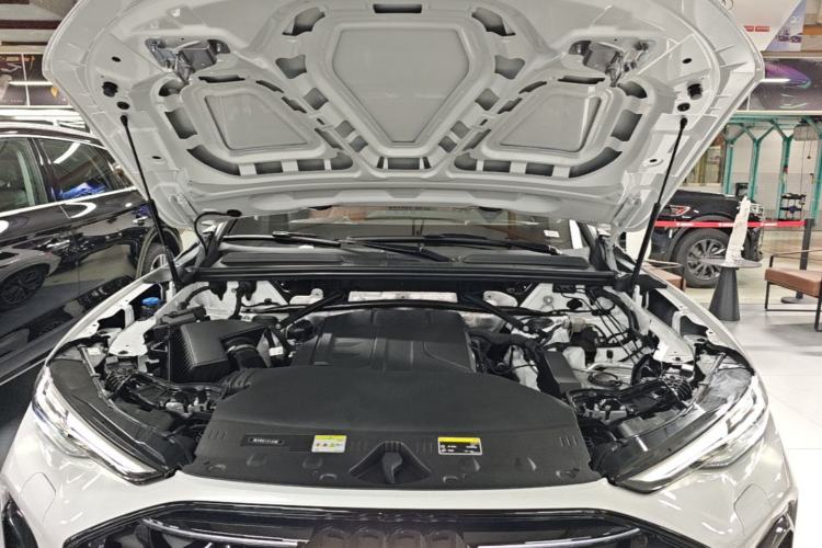 Used Audi Q5L 2026 Model Range: Exclusive Edition for 10 Million Users Engine Bay