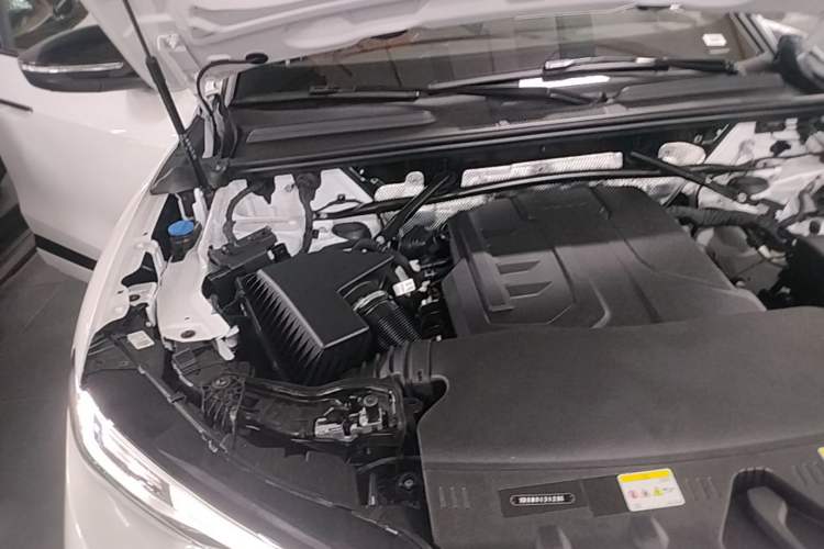 Used Audi Q5L 2026 Model Range: Exclusive Edition for 10 Million Users Engine Bay Right